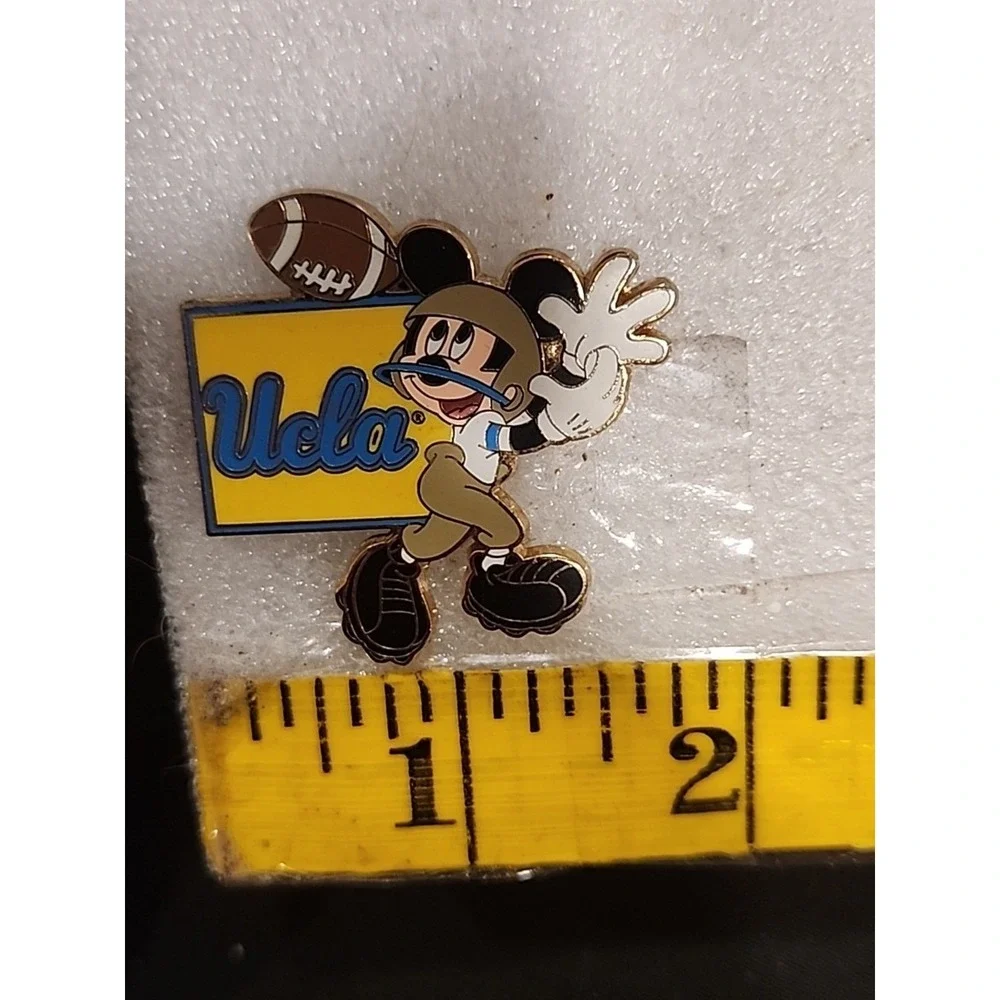 Disney Pin UCLA Bruins Mickey Mouse Football Collegiate Licensed 2008 Enamel